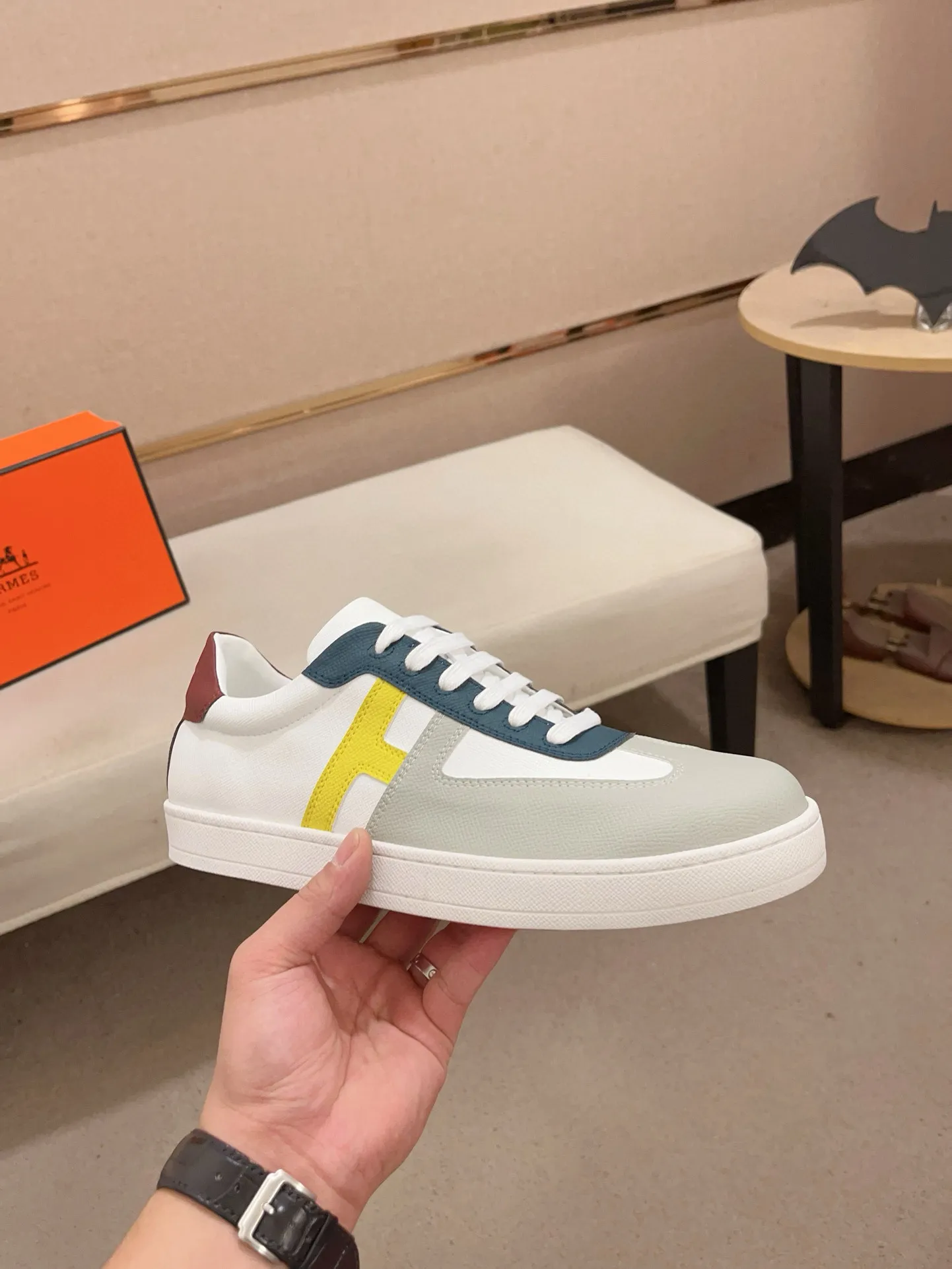Men's clothing and shoes💰: 400💰《HERMES》【Classic Original Version】Hermès; Top 🔝 Purchasing Agency 🔍🔍Men's latest 🇺🇸 counter sales simultaneously, original ▲▲cowhide imported from Italy ▲▲Exquisite workmanship (Italian 🇮🇹Imported water-dyed 🐂cowhide lining) sole: original sole provided by the original factory, ⚠️exclusive double-layer activity·TPR·rubber·combined molded outsole; Code number: 38-44 (45/46 can be customized, non-refundable)